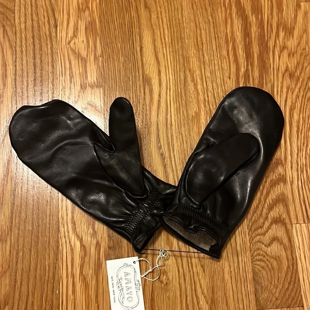 NWT Free People x Carolina Amato Carrie Studded Leather Mittens Black